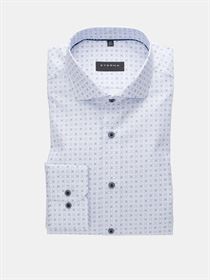 Eterna lyseblå og hvid skjorte i Cool Shirt der virker kølende hele dagen. Slim Fit 3346 12 F182